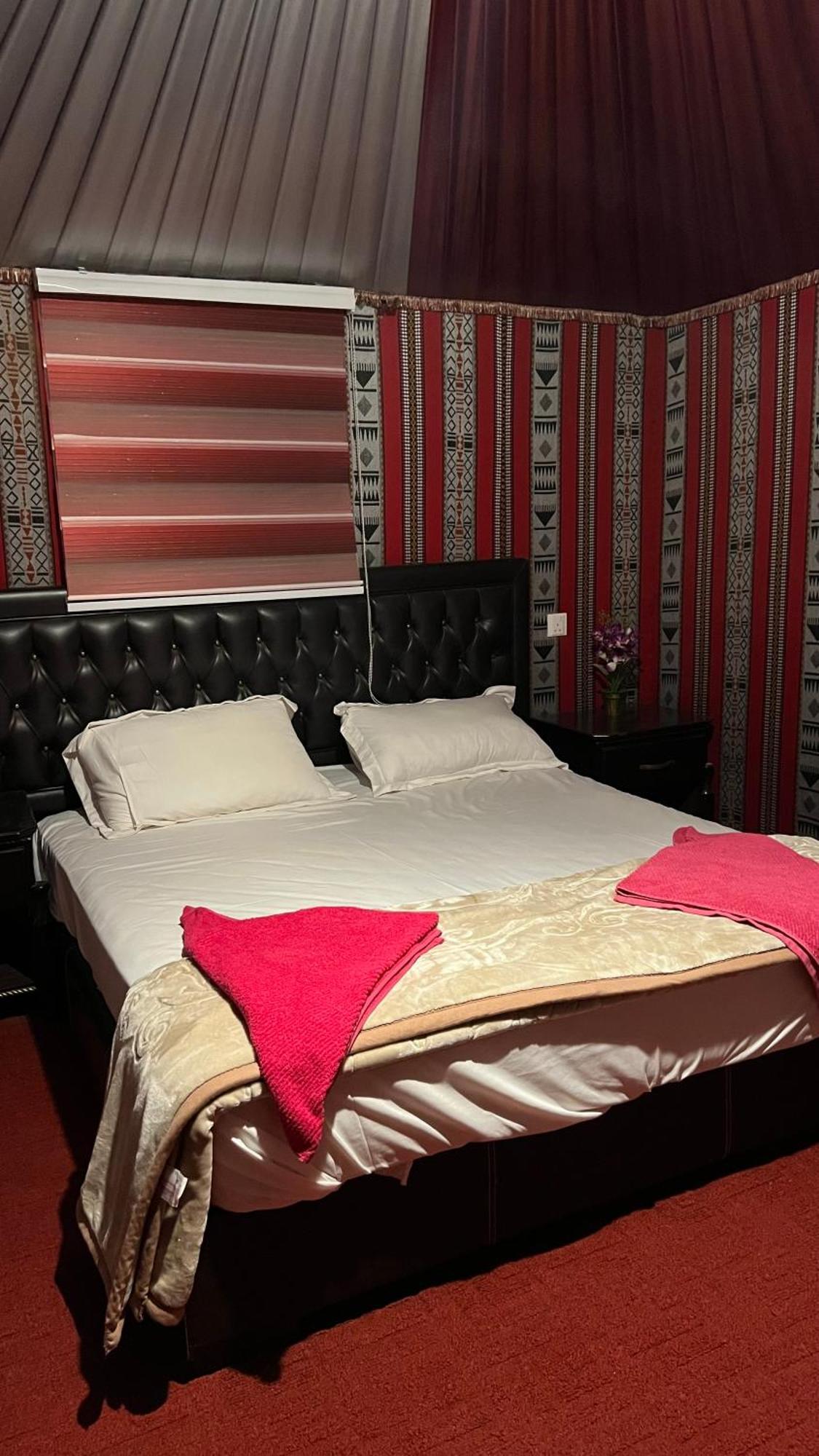 Rum Maria Luxury Camp & Bubble Rooms Wadi Rum Exterior photo