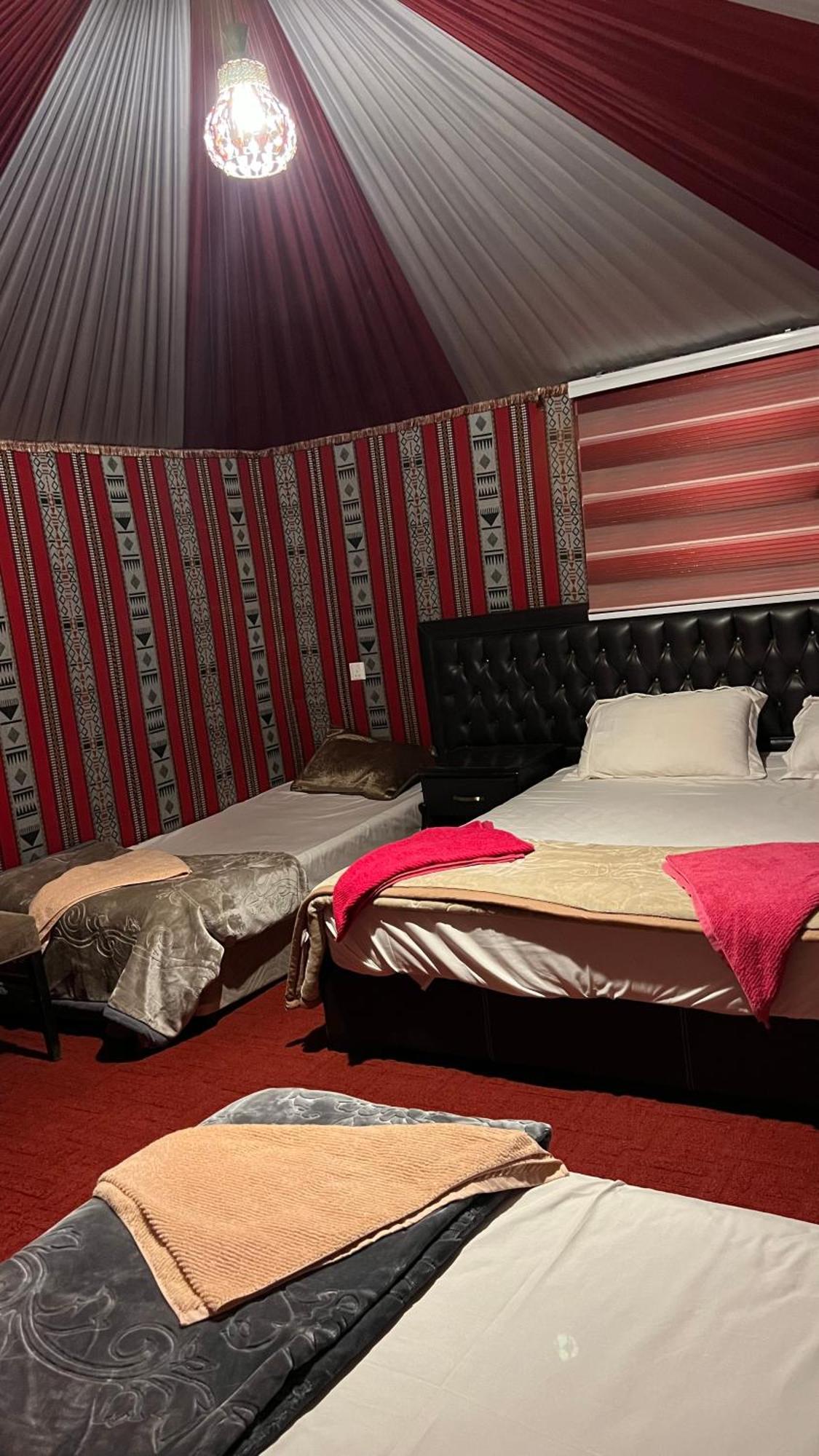 Rum Maria Luxury Camp & Bubble Rooms Wadi Rum Exterior photo