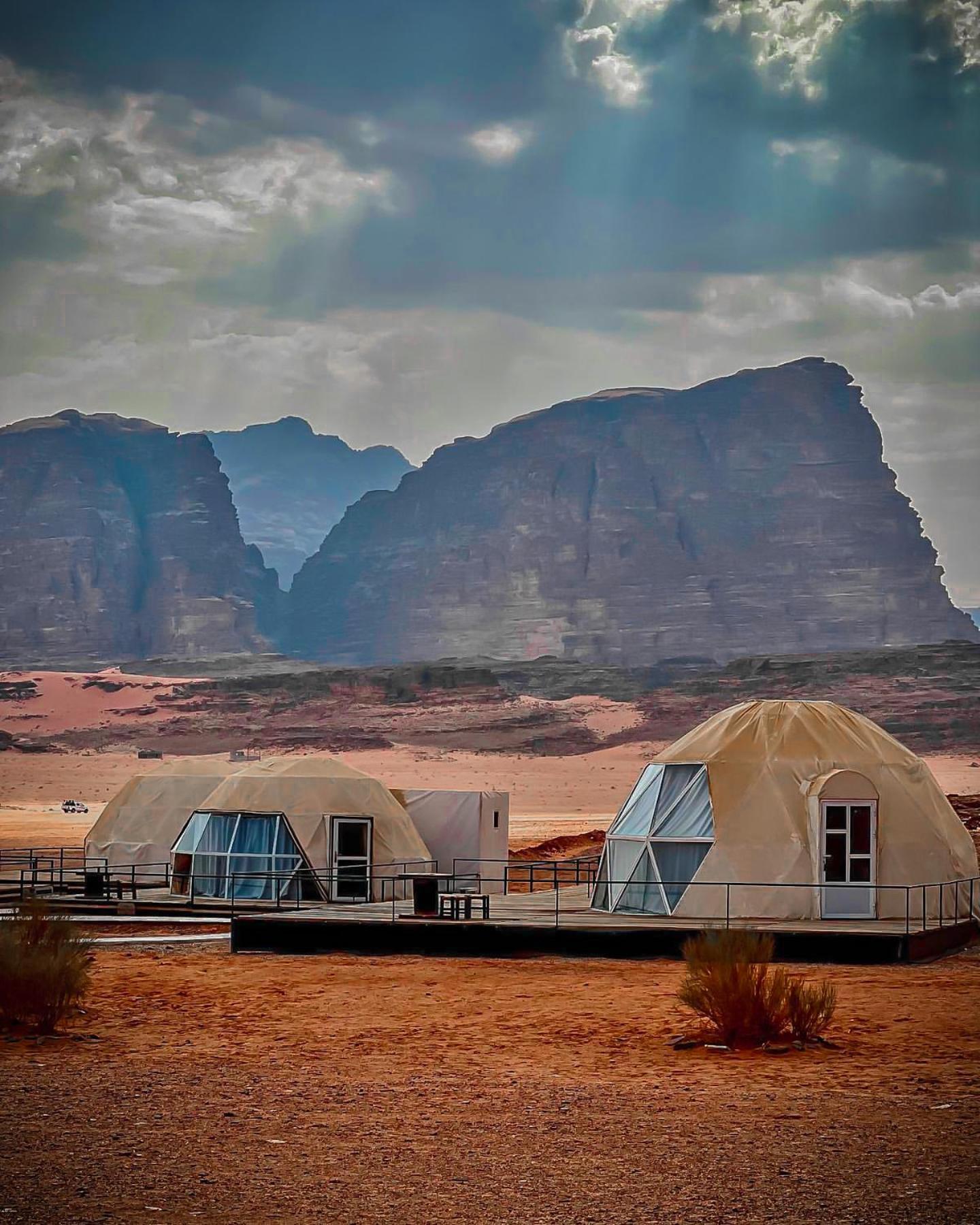 Rum Maria Luxury Camp & Bubble Rooms Wadi Rum Exterior photo