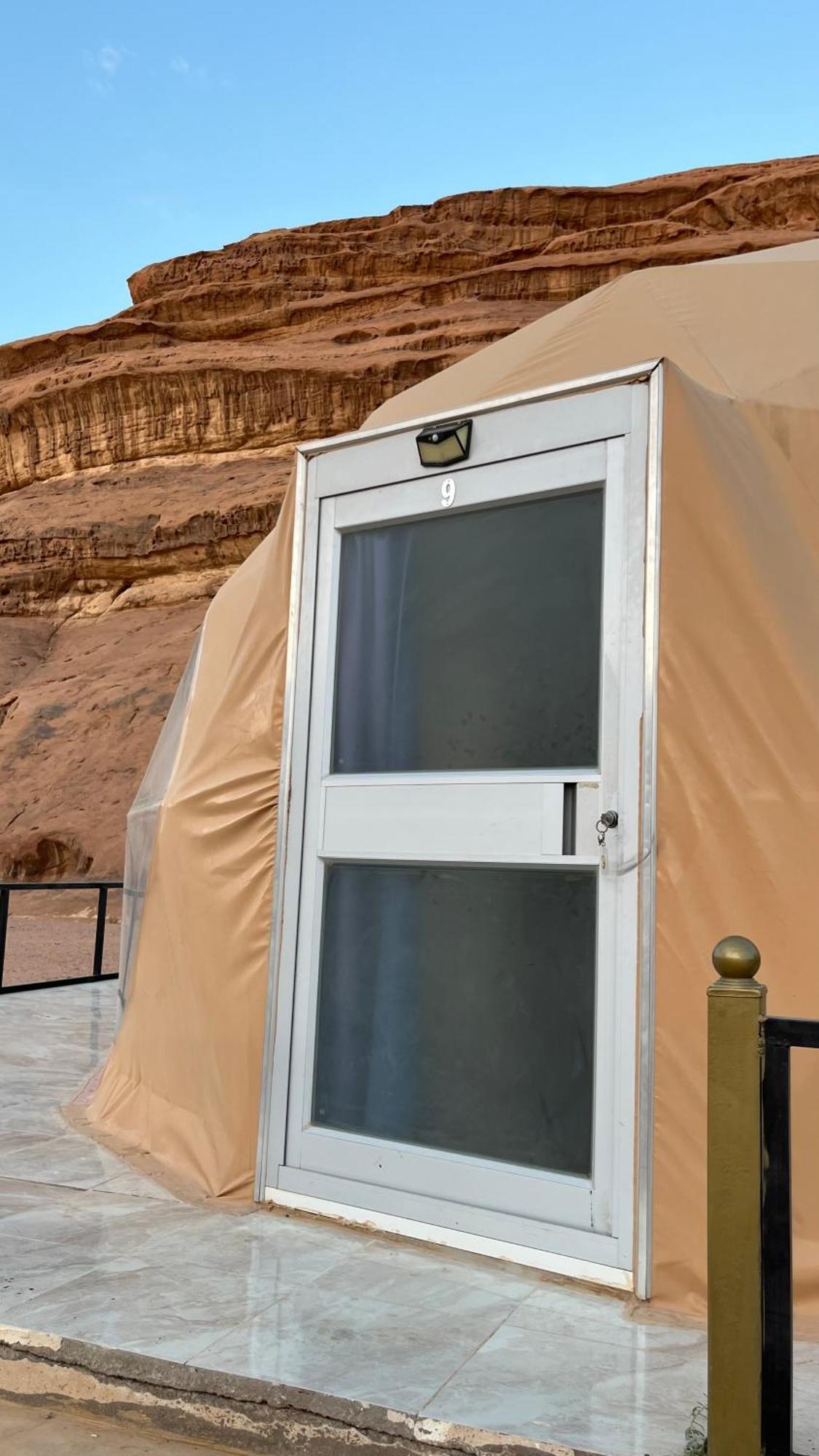 Rum Maria Luxury Camp & Bubble Rooms Wadi Rum Exterior photo